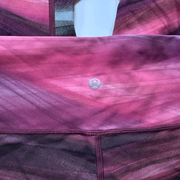 [Lululemon] Wunder Under Hi-Rise Tight Central Saint Martins Nulux 28" Sz: 6 - Picture 3 of 9